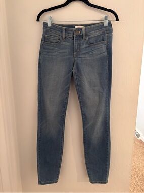 Vineyard Vines Light Wash Skinny Jeans